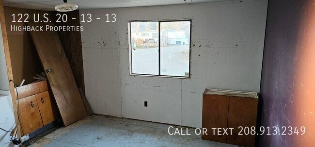 Building Photo - 122 US-20