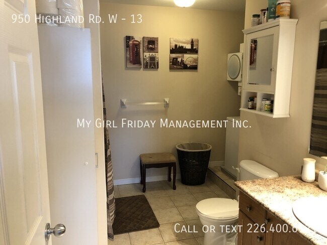 Building Photo - Spacious 2-Storey Townhome