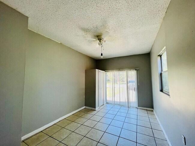 Building Photo - Beautiful Home Located on Eastside 3 Bedroom