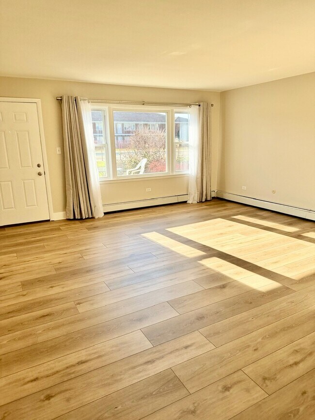 Foto del edificio - 1105 Holiday Ln