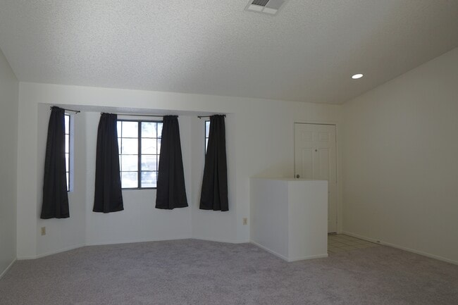 Foto del edificio - 68295 Risueno Rd