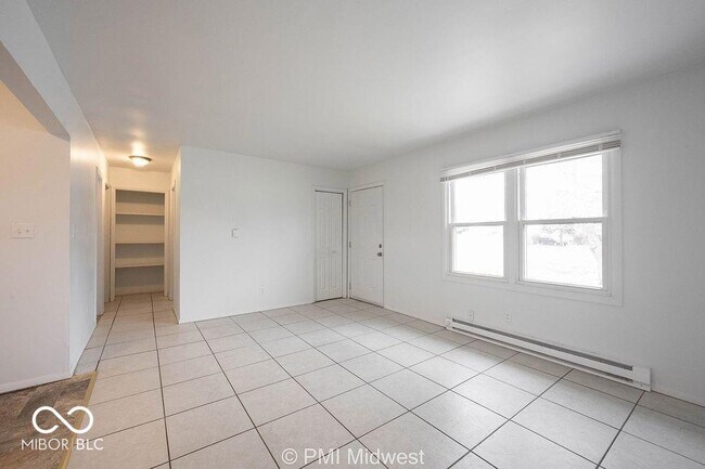 Foto del edificio - 4881 300W