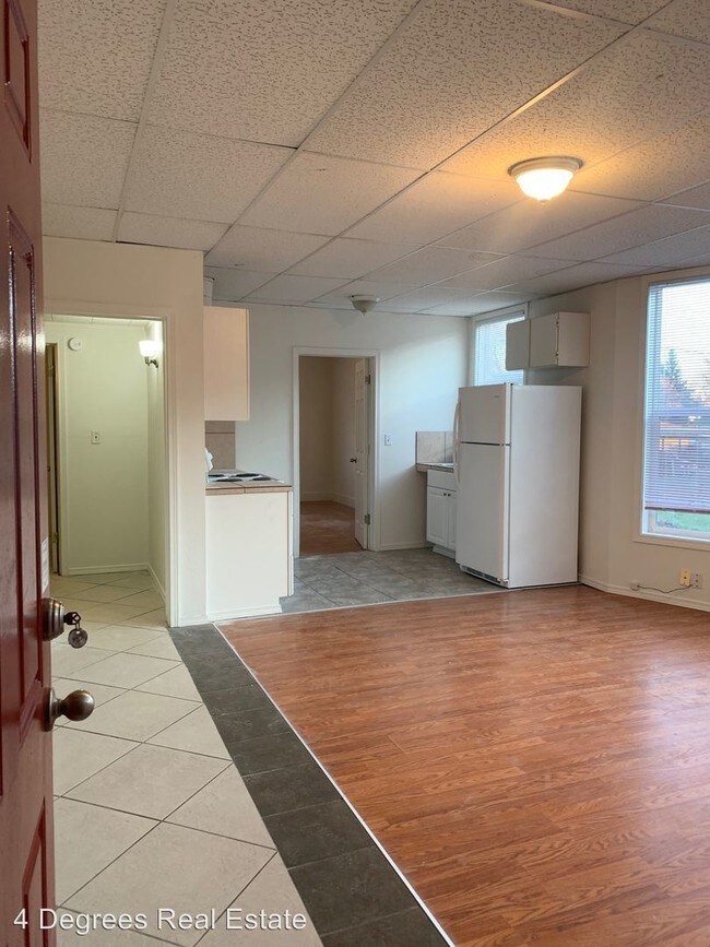 Building Photo - 914 W Mansfield Ave