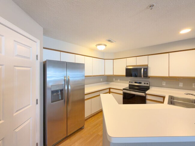 Foto del edificio - Maintenance-Free Condo Living in South Ann Arbor