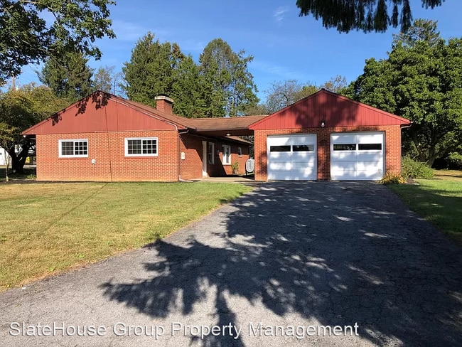 Building Photo - 3 br, 1.5 bath House - 2102 New Holland Pike