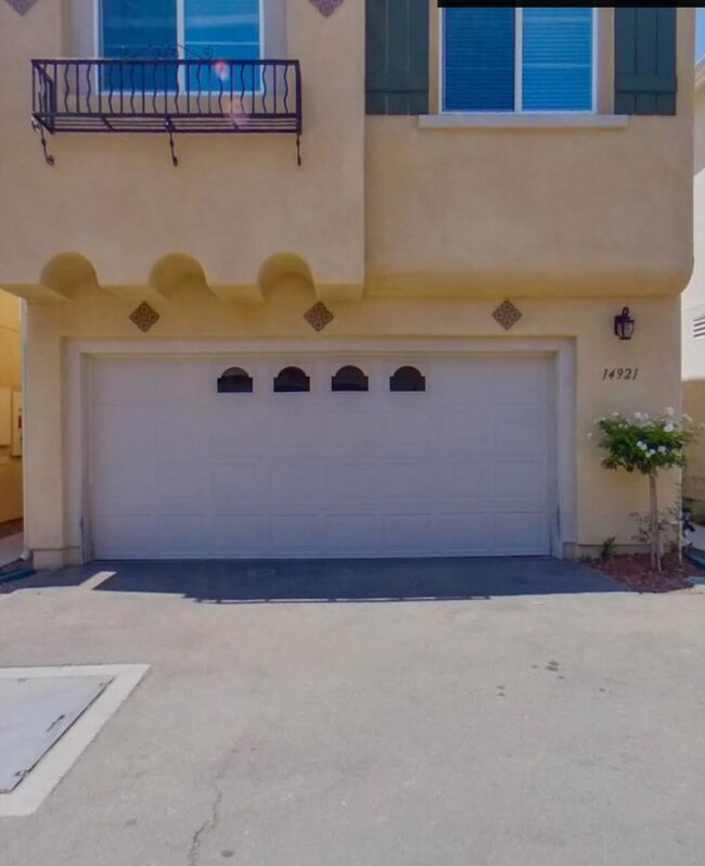 Building Photo - 14921 W Navarre Way