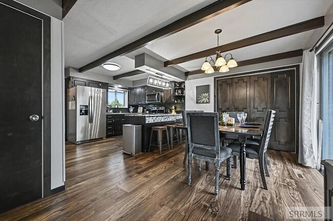 Foto del edificio - 373 Dale Dr