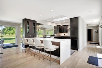Building Photo - 102 Greencroft Dr