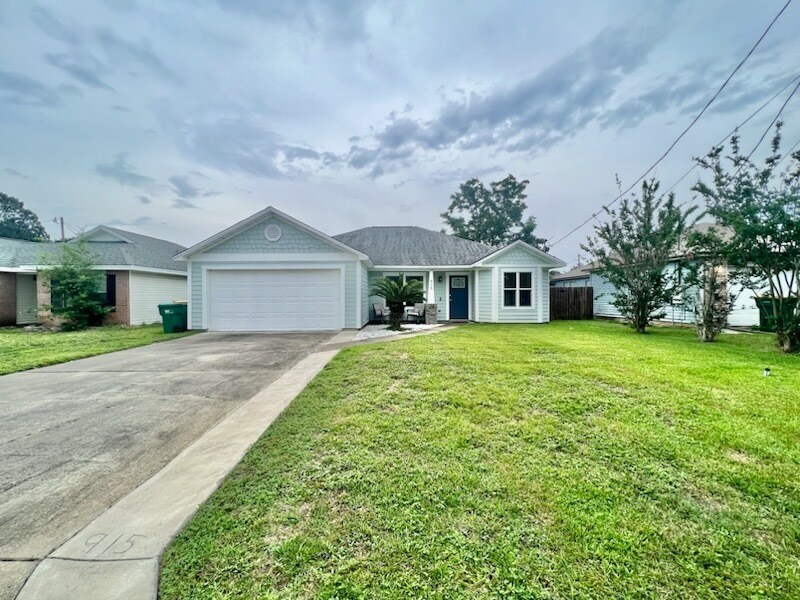 915 Emily Cir, Fort Walton Beach, FL 32547 House Rental in Fort