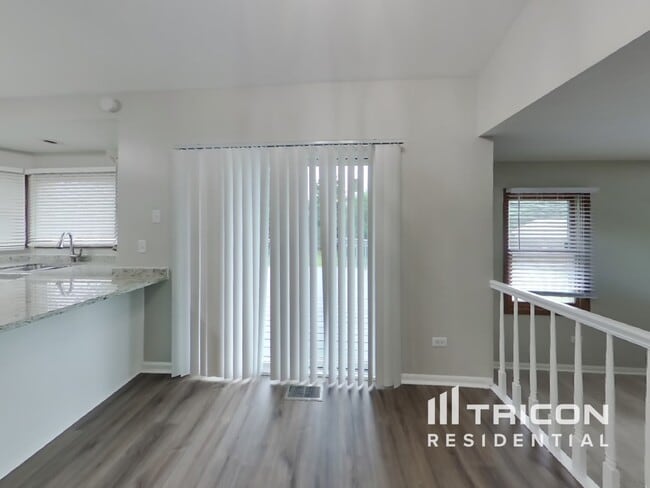 Foto del edificio - 1414 Lakewood Dr