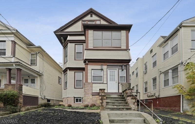 Primary Photo - 27 Wolcott Terrace