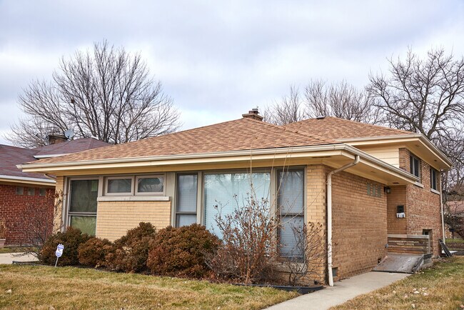 Foto del edificio - 3830 W Touhy Ave