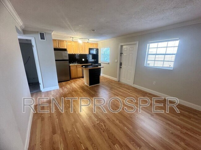 Building Photo - 2500 Kilgore St