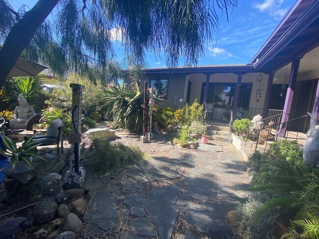 Building Photo - 2414-18 Monroe Ave