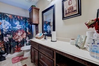 Building Photo - 901 Franconia Dr