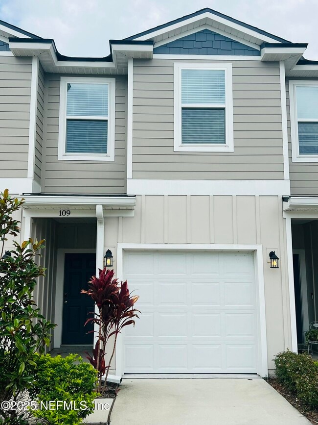 Building Photo - 109 Pamplona Dr