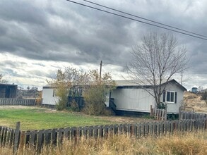 Building Photo - 307 NE Miller St