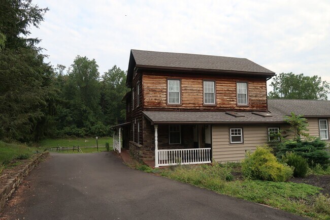 Foto del edificio - 408 Kintner Rd