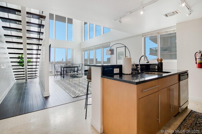 Foto del edificio - 7939 East Dr
