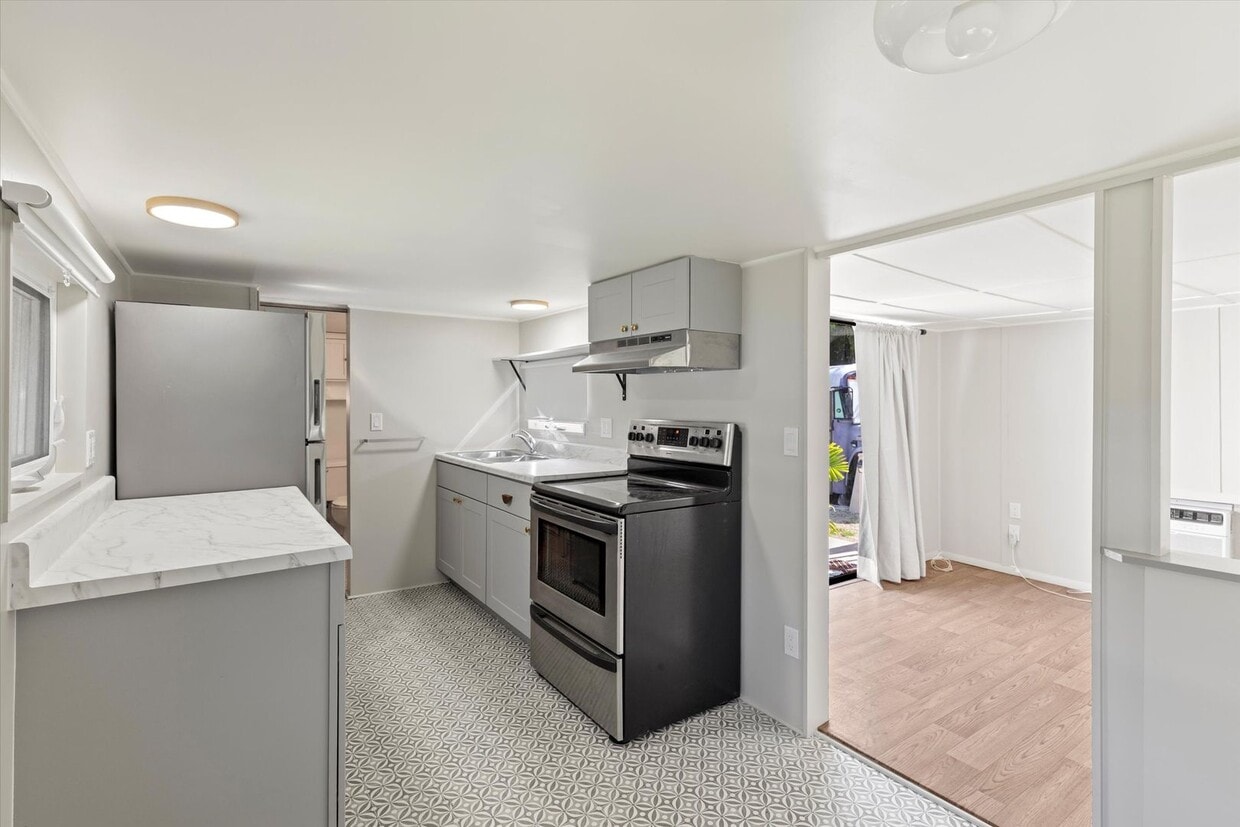 Primary Photo - Bright & Newly Renovated 1-Bedroom Rental