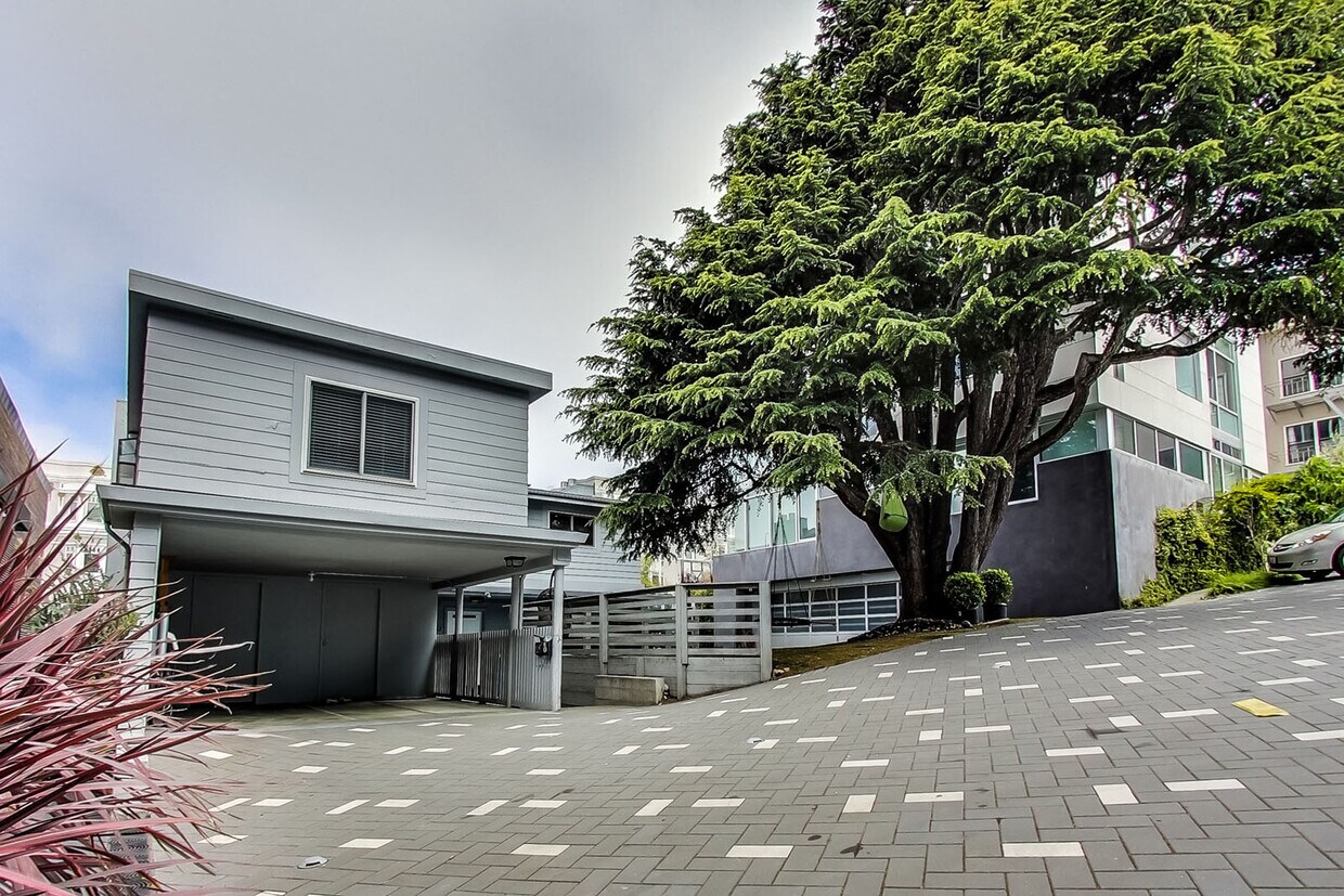 Foto del edificio - 60-62 GRENARD Apartments