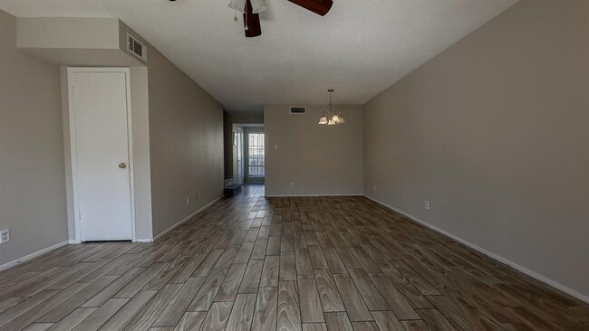 Building Photo - 6200 W Tidwell Rd