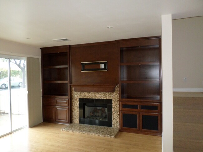 Foto del edificio - 5005 Golondrina Way