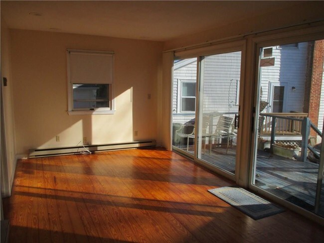 Building Photo - 125 Midgley Av