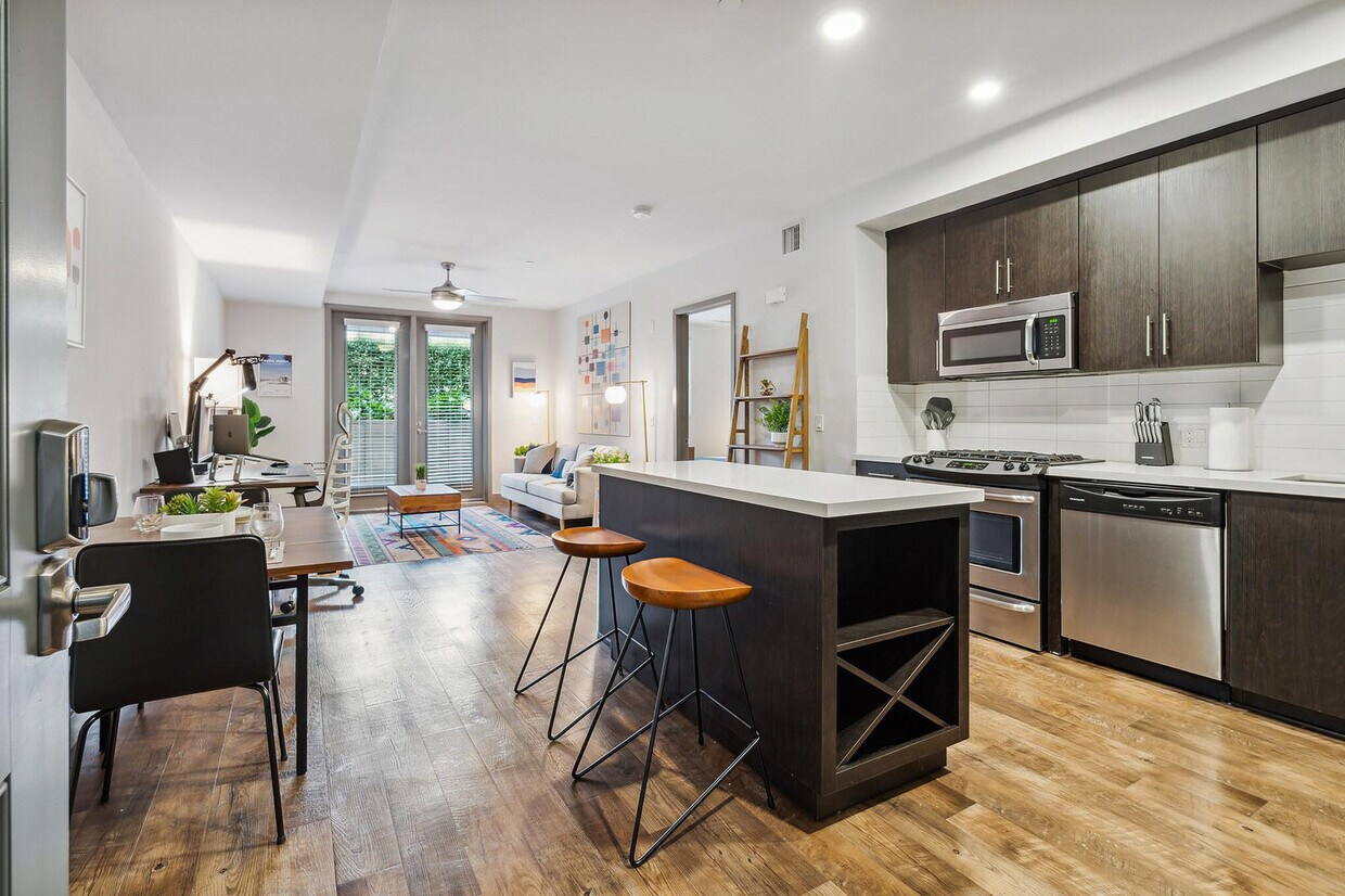 Foto principal - 8770 Washington Blvd