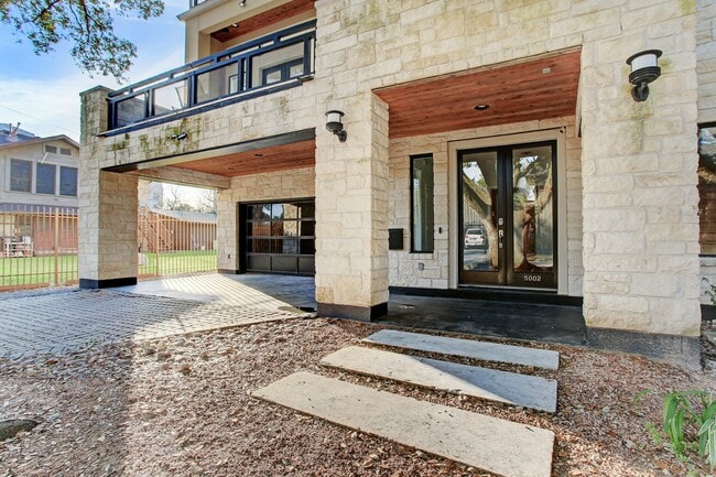 Building Photo - 5002 Milam St