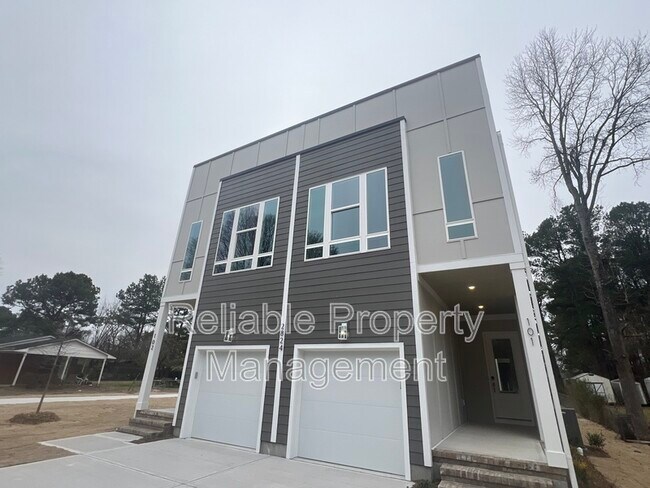 Foto del edificio - 2824 Providence Rd