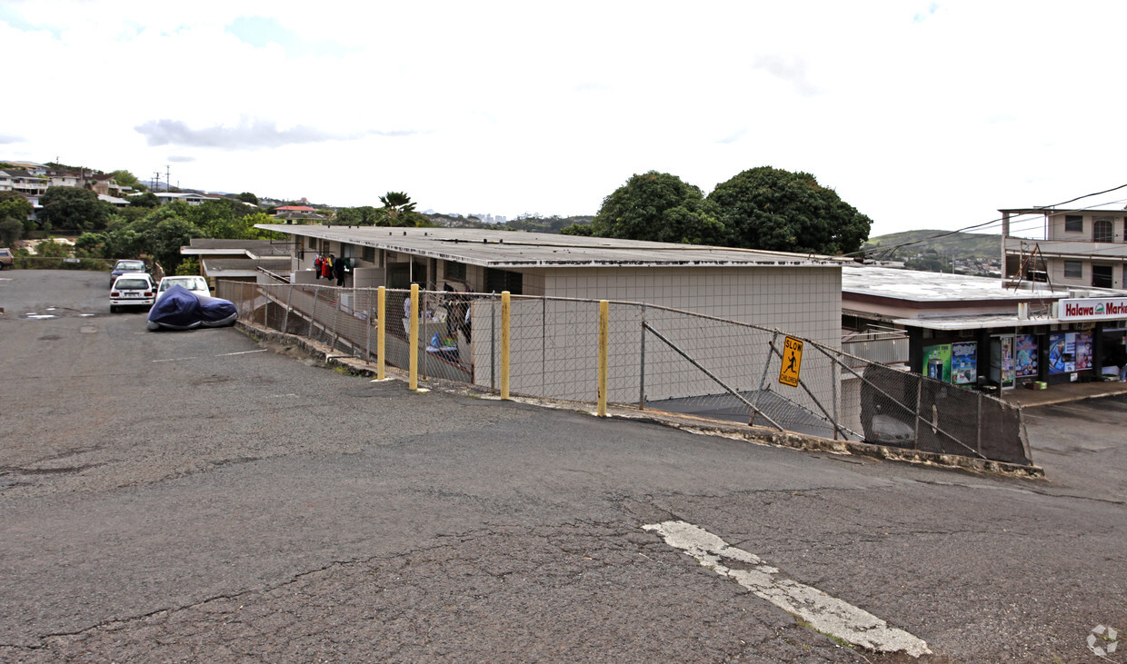 Building Photo - 99-801 Halawa Heights Rd