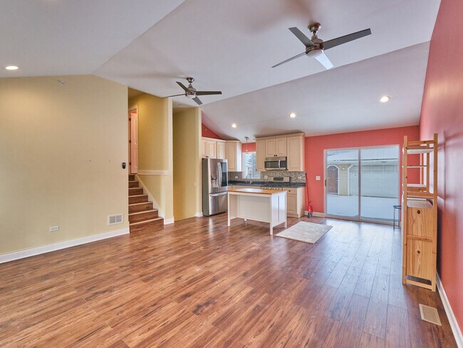 Building Photo - 8229 S 76th Ave
