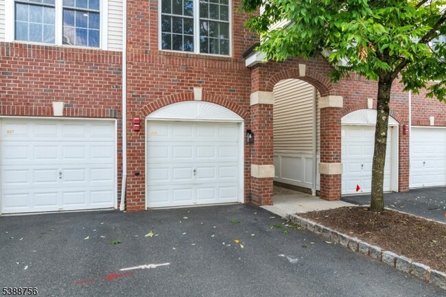 Building Photo - 408 Donato Cir