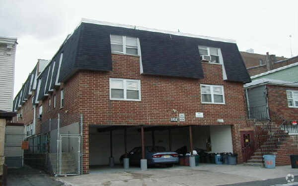 Primary Photo - Mountain Way Condominiums