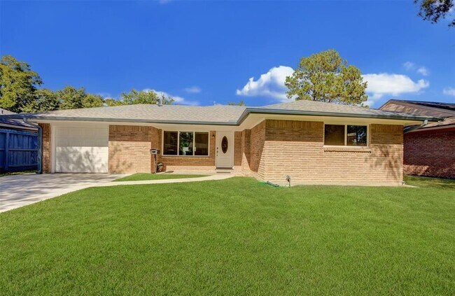 Building Photo - 5202 De Lange Ln