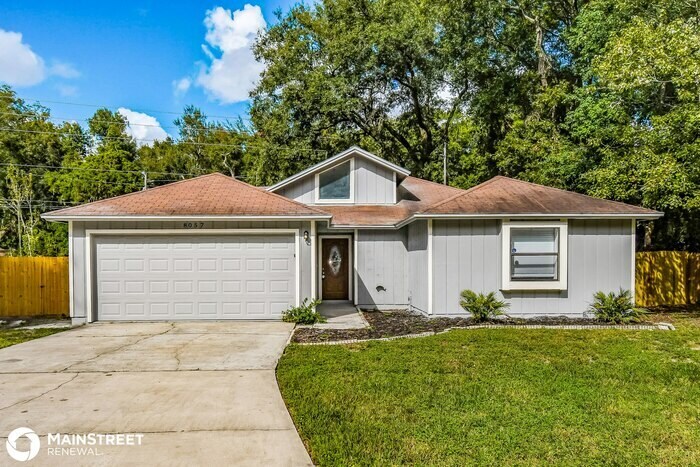 Primary Photo - 8057 Voltaire Ct E
