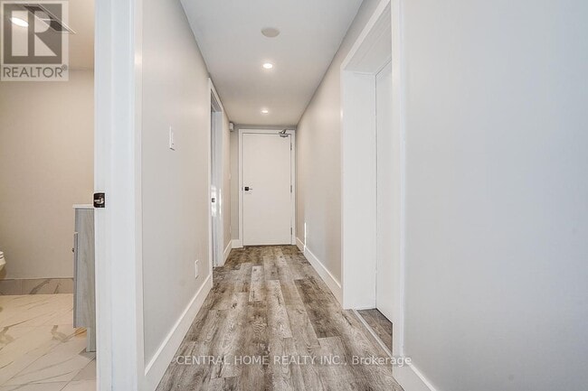 Building Photo - 210 Renforth Dr