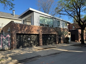 Building Photo - 1317 N Leavitt St