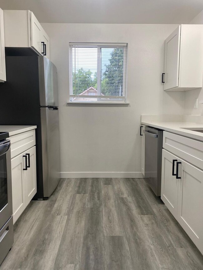 Interior Photo - 1602 B St SE Auburn, WA 98002