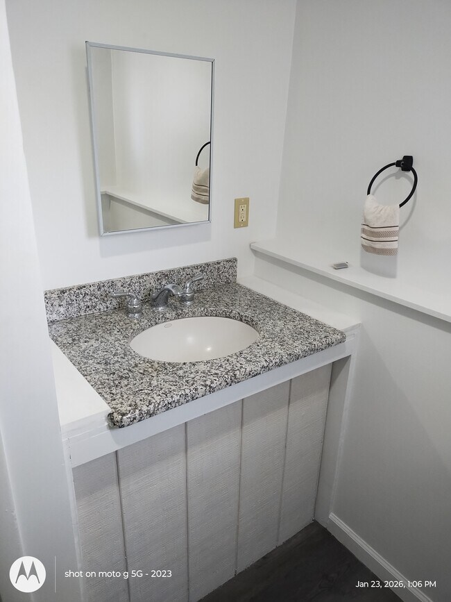 Foto del edificio - 111 Trudy Ave