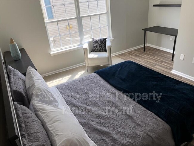 Photo - Society Hill Quad - Master Suite Apartment