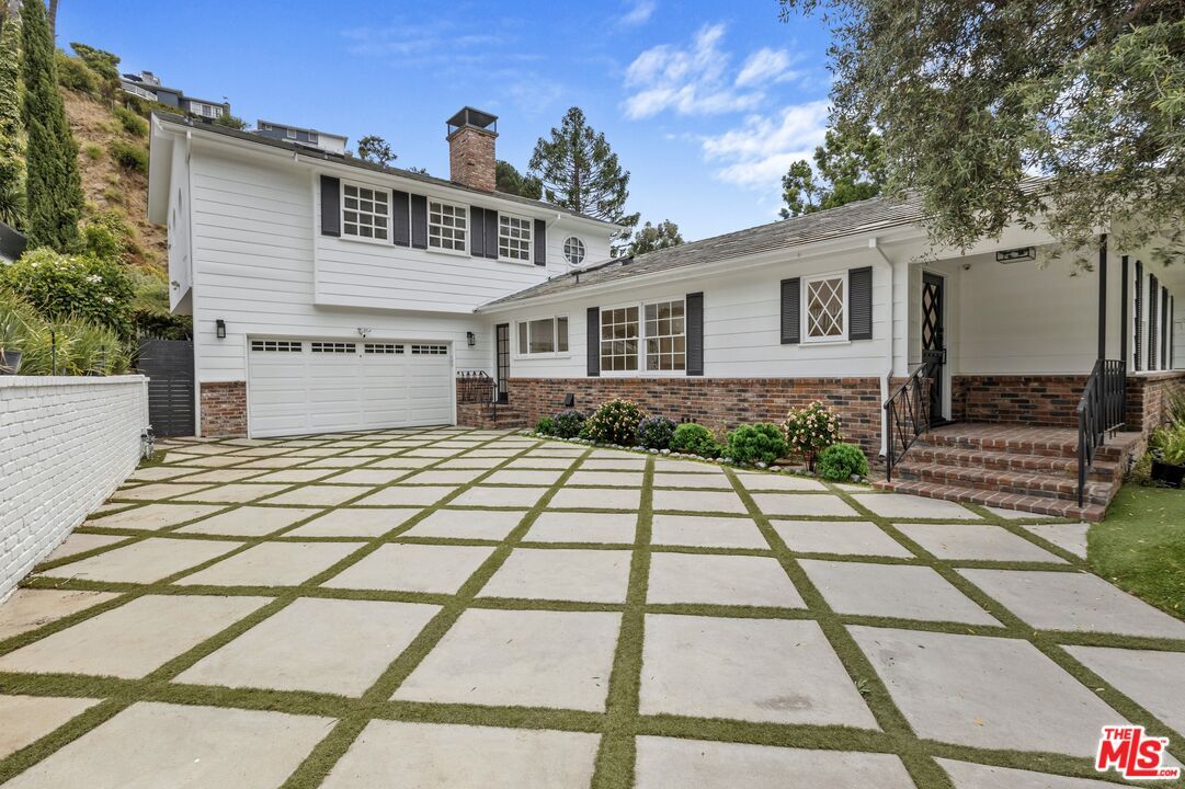 Foto principal - 1462 Rising Glen Rd