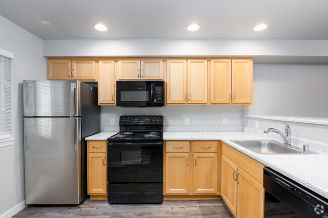 1BD, 1BA - 663SF - 6Wood Flats