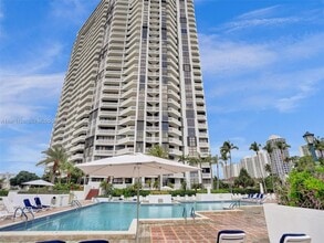 Building Photo - 1000 W Island Blvd