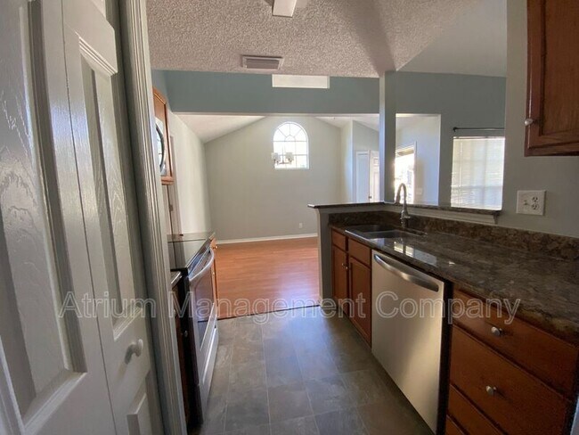 Foto del edificio - 954 Forest Ridge Ct