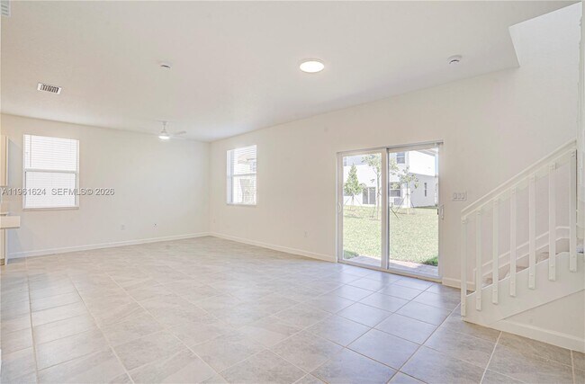 Foto del edificio - 2728 SE 24th Ct