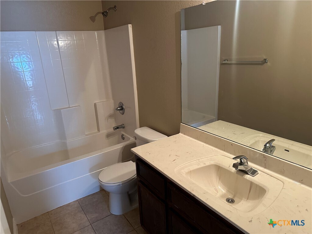 Primary Photo - 1112 Grace Point Dr