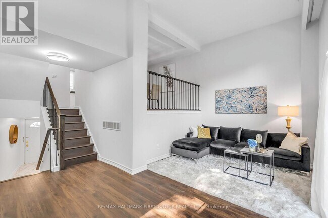Building Photo - 360 Sprucewood Ct