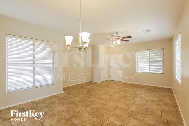 Building Photo - 1909 S Starling Dr